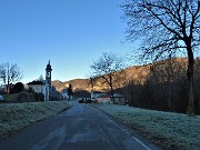 13 Da Grumello de' Zanchi (403 m) proseguiamo per Grimolto (456 m)